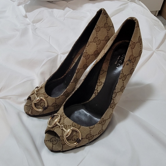 Monogram Gucci Heels - Tan - Picture 2 of 5